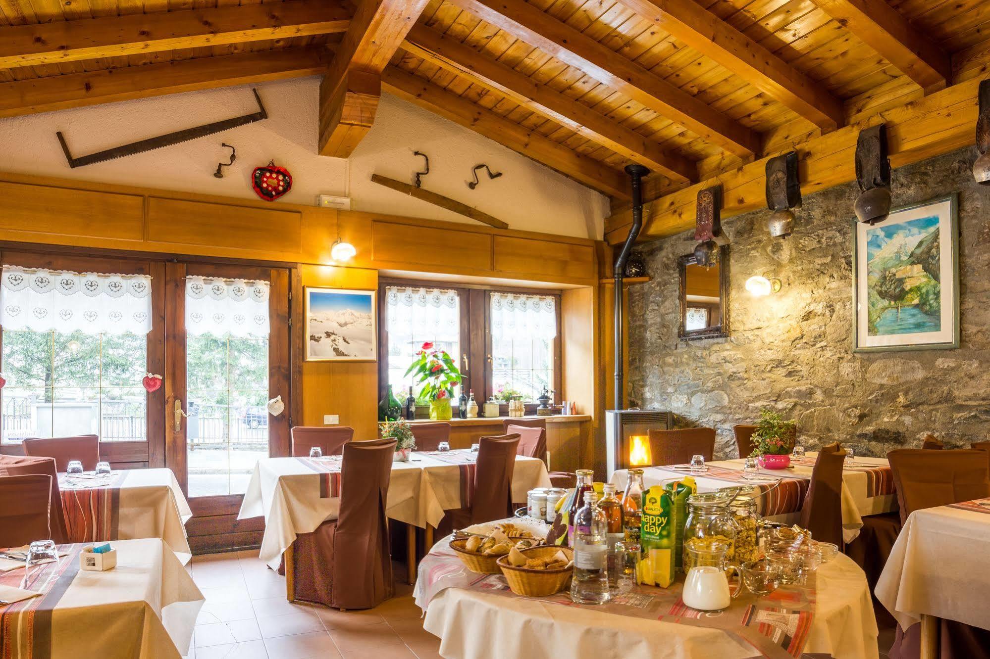 Hotel Coeur Du Village Hotel